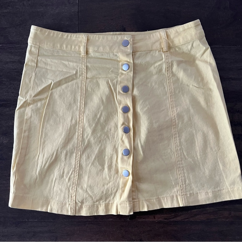 Snap button skirt